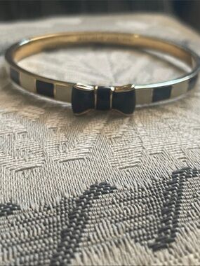 kate spade ♠️ Black and White Enamel Bow Bangle Bracelet